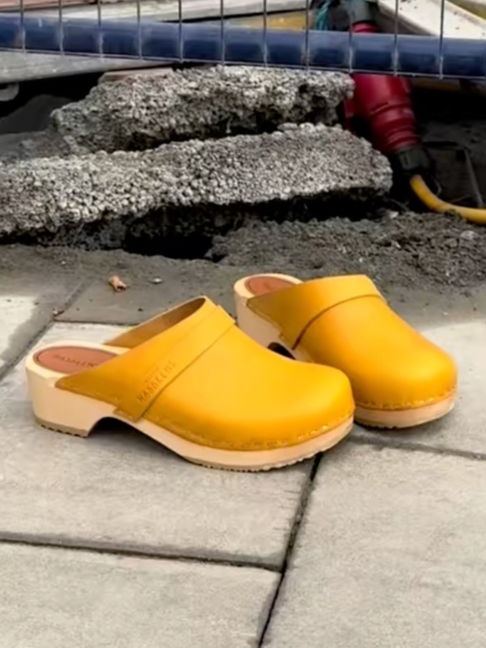 Swedish Hasbeens - Swedish Husband - Clogs in Limone (Sunny Yellow) - New